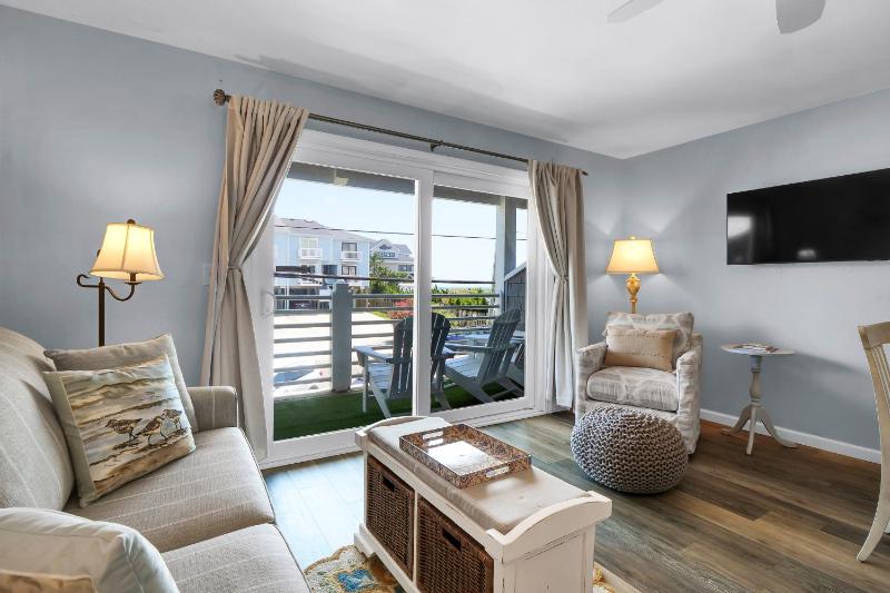 King Suite with Ocean View image 4