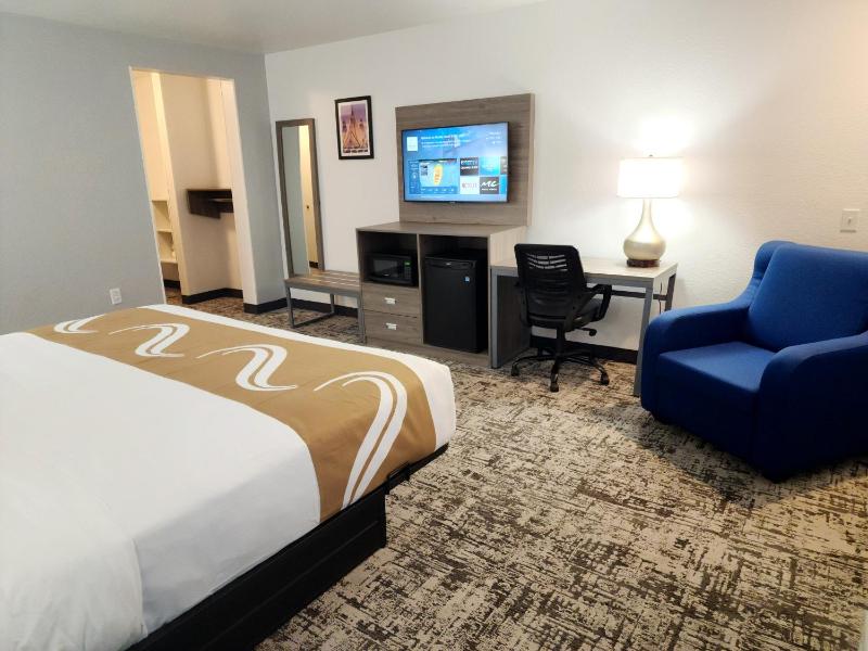 King Room - Disability Access/Non-Smoking image 3