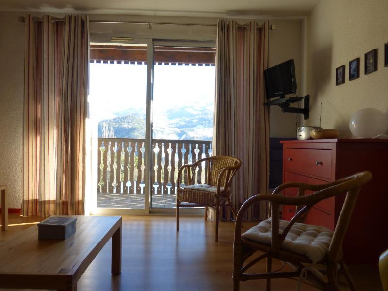 Apartment with Mountain View image 3