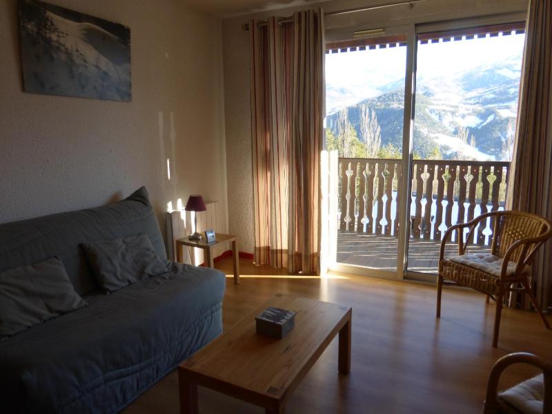 Apartment with Mountain View image 2
