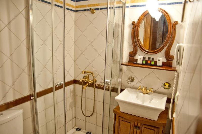 Superior Double Room image 3