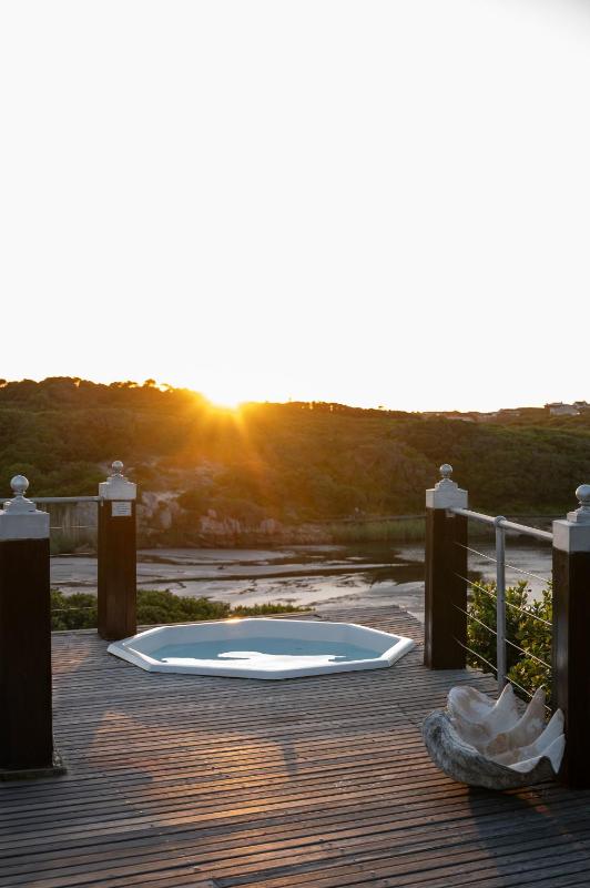 Kennedys Beach Villa - image 6