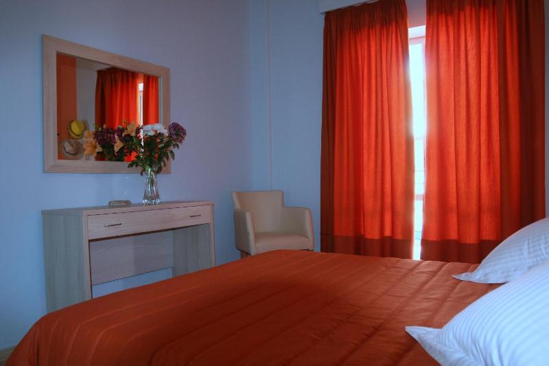 Deluxe One-Bedroom Apartment with Double Bed image 1