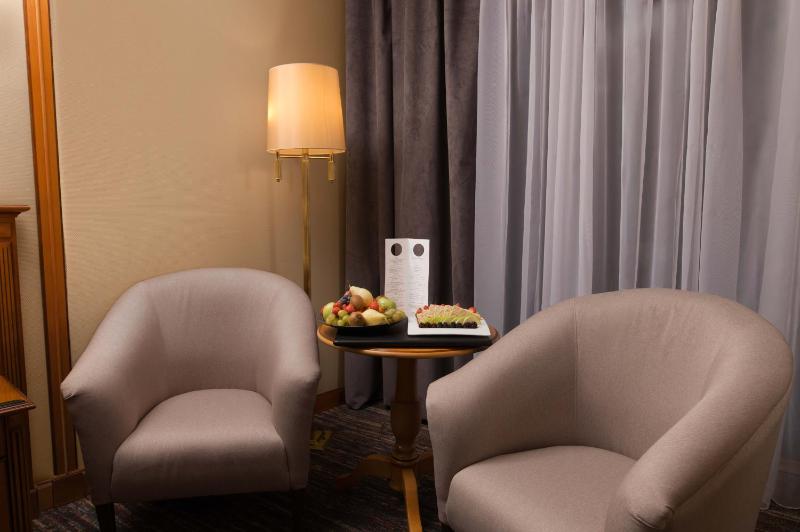 Superior Twin Room image 4