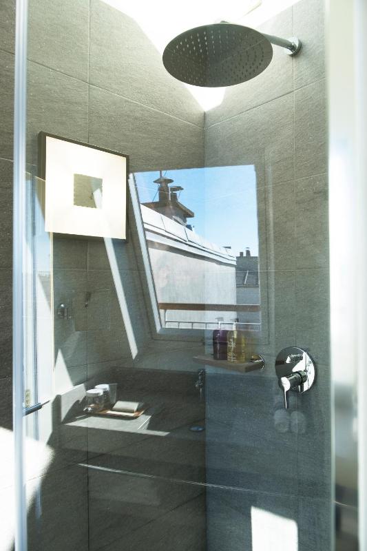 Double Room with City View - Top Floor image 2