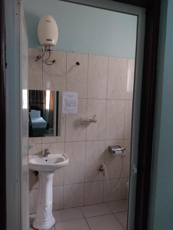 PEACE AND LOVELY HOME LODGE - image 9