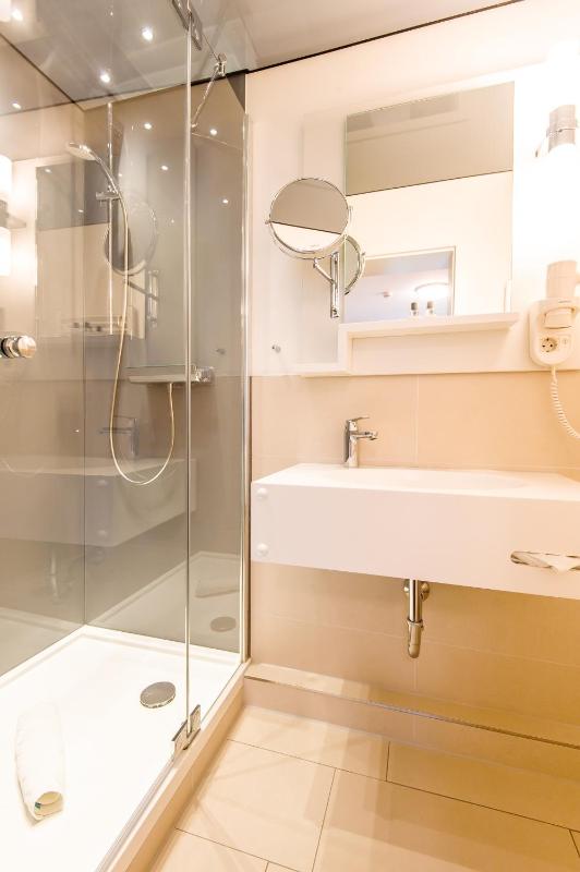 Double Room image 2