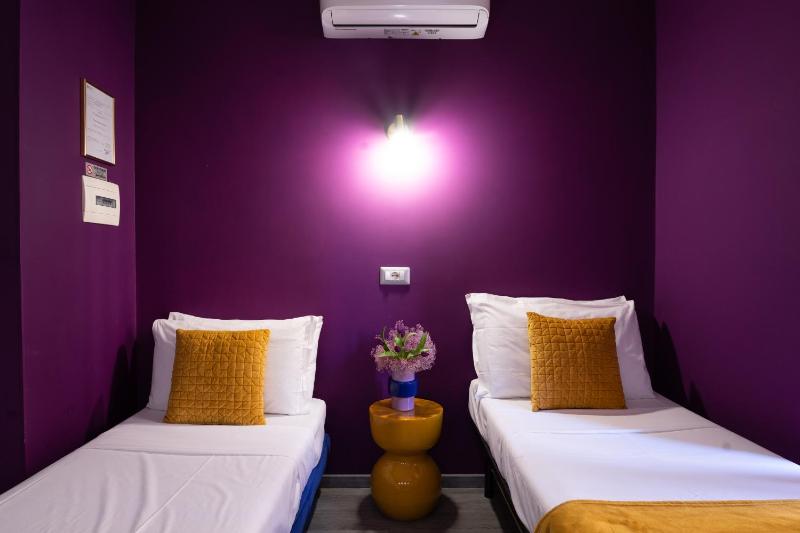 Deluxe Quadruple Room image 1