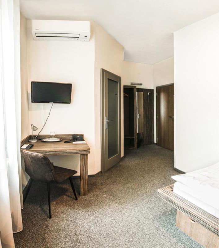 Standard Single Room image 3