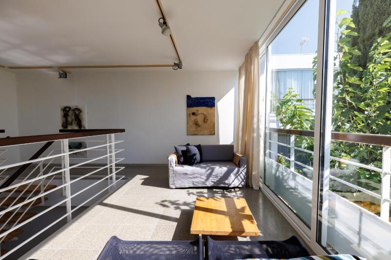 Three-Bedroom Apartment (6 Adults) - Split Level image 1