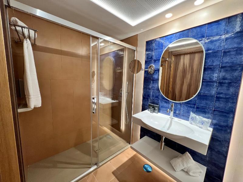 Standard Single Room image 2