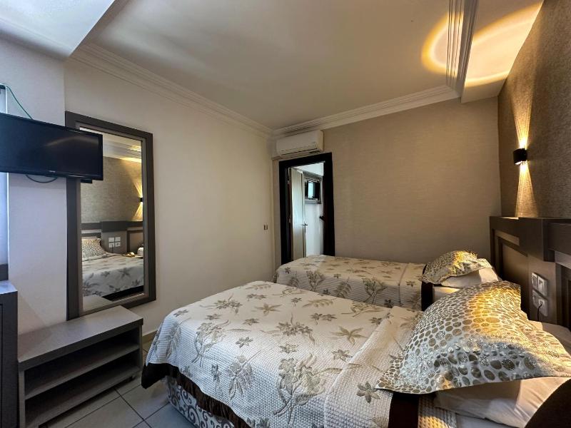 Standard Family Room image 3