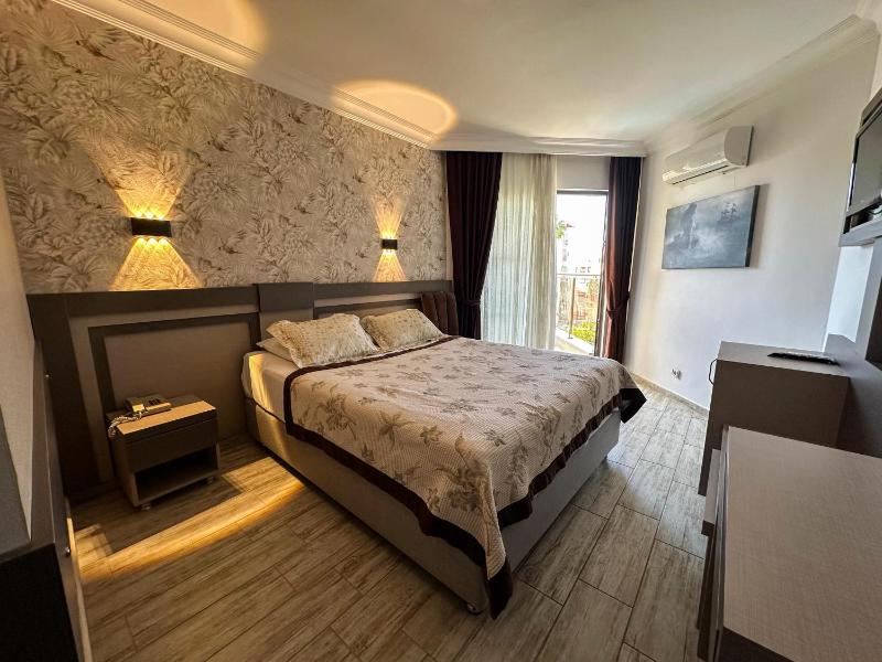 Standard Double Room image 4