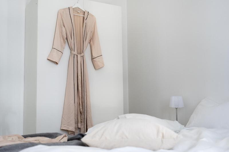 One-Bedroom Apartment image 4