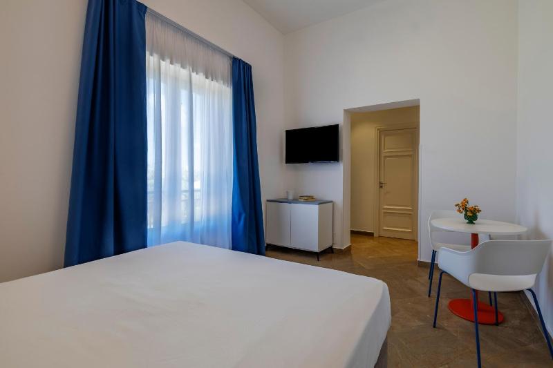 Superior Double Room image 3