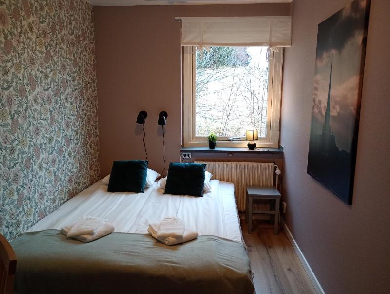 Double Room with Private Bathroom image 1