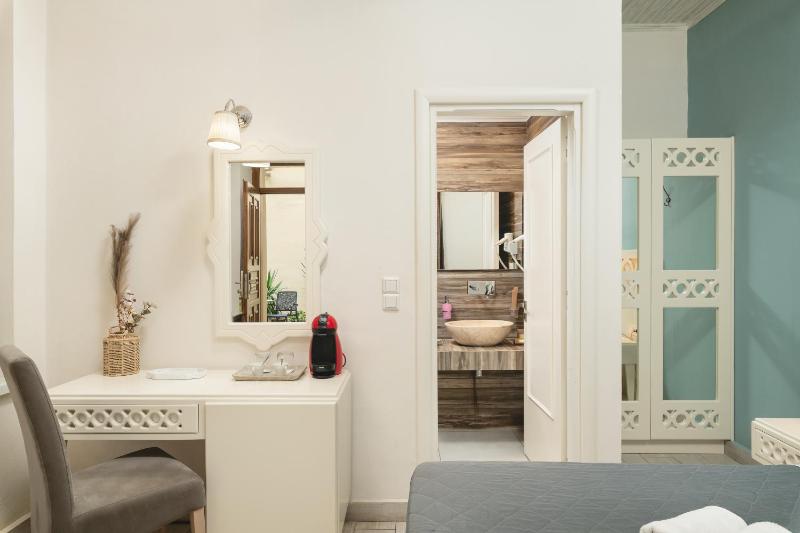 Standard Double or Twin Room image 1