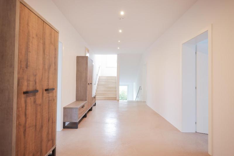 Luxury eight bedroom villa with swimming pool and jacuzzi 100 meters from the sea - image 22