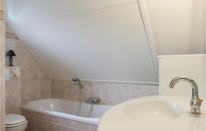Two-Bedroom Holiday Home image 4