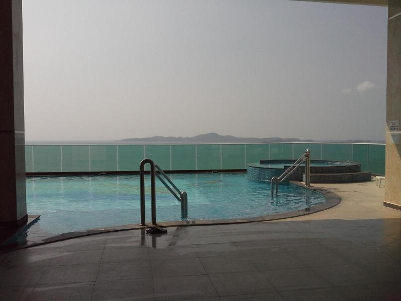 Cosy Beach View Apartments - image 1