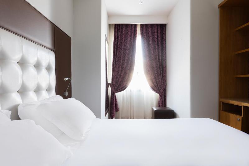Triple Room image 3