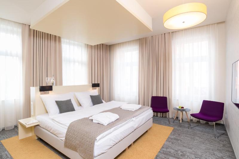 Deluxe Double Room image 1