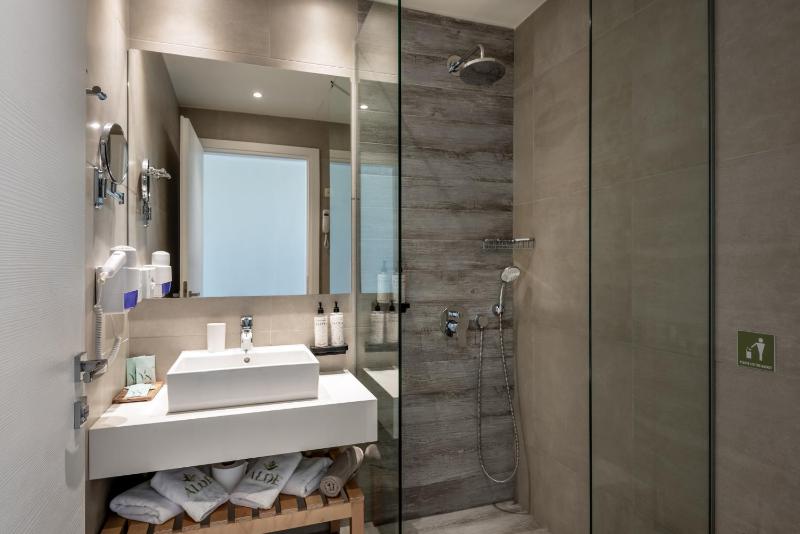 Superior Double or Twin Room image 1