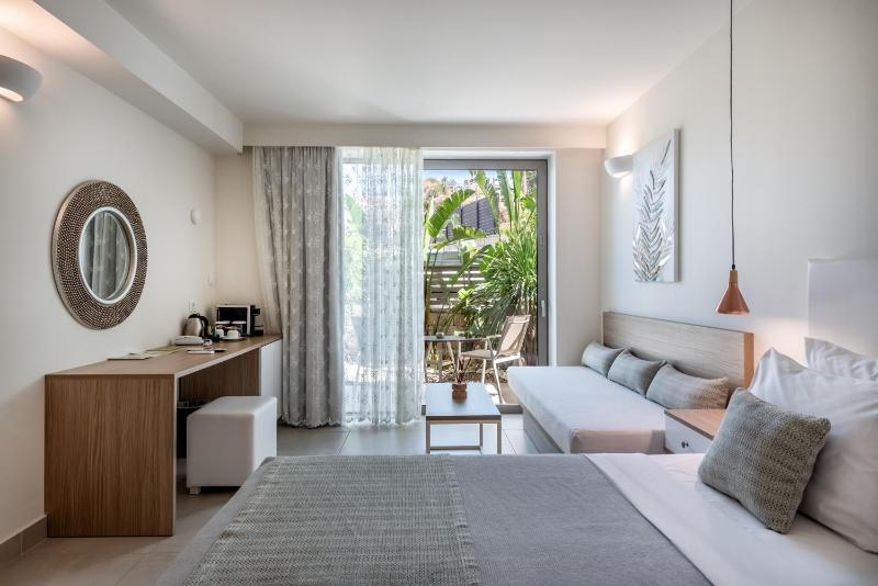 Superior Double or Twin Room image 4