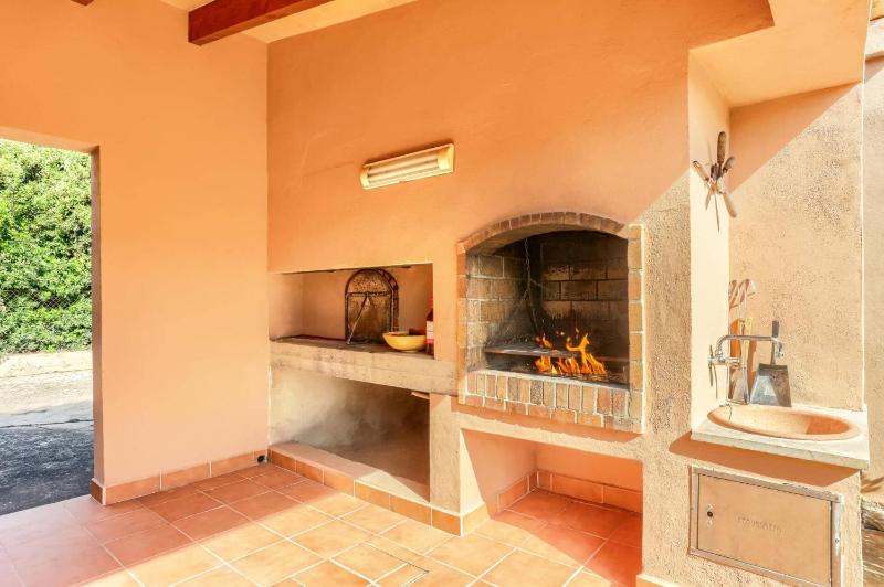 Villa Andreu by Villa Plus - image 10