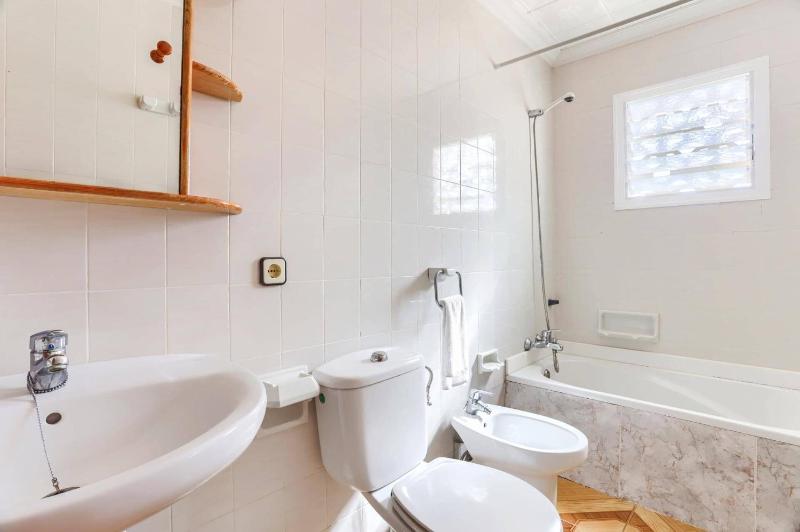 Villa Andreu by Villa Plus - image 9