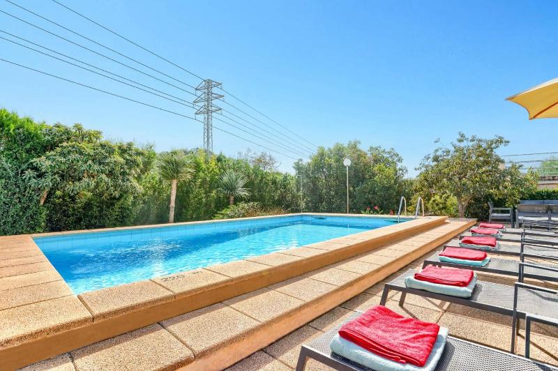 Villa Andreu by Villa Plus - image 6
