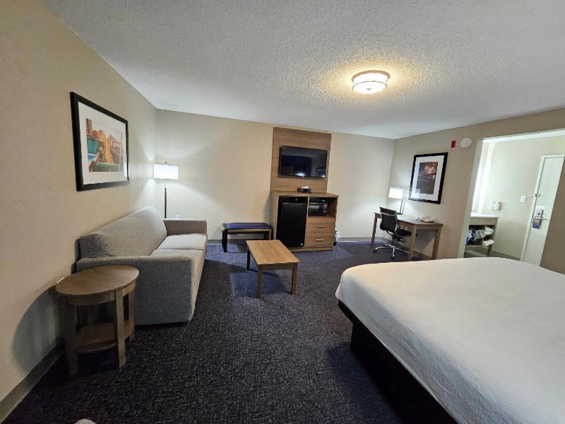 King Studio Suite, Non-Smoking image 3