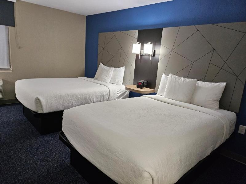 Double Room with Two Double Beds - Non-Smoking image 4
