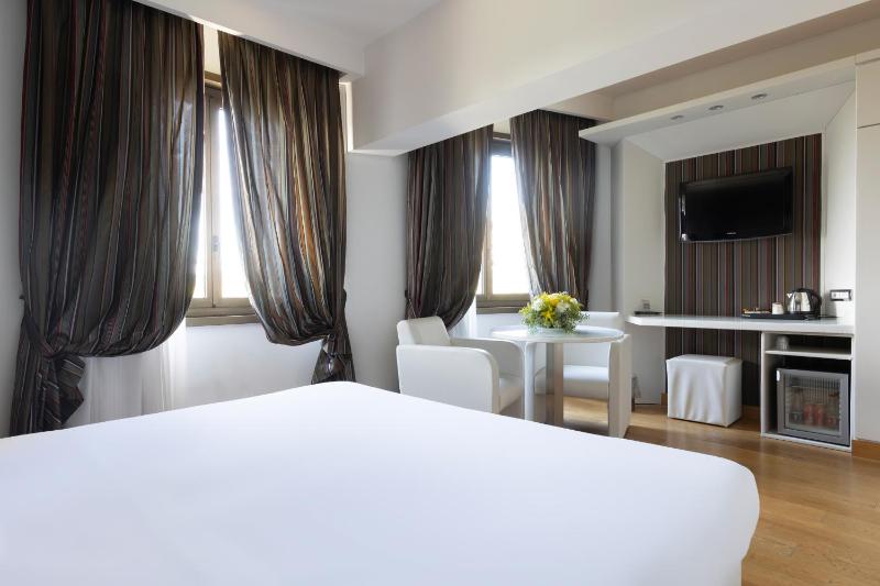 Superior Double Room image 2