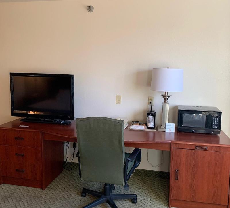 Standard Queen Room image 1