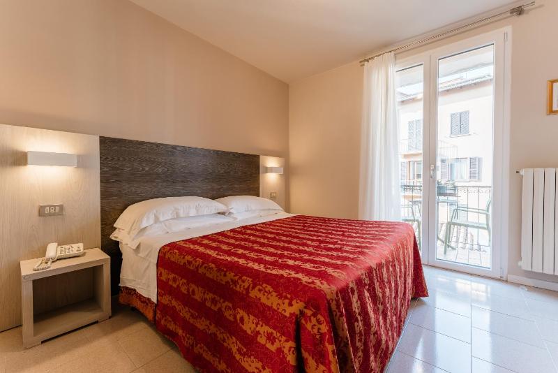 Standard Double Room image 2