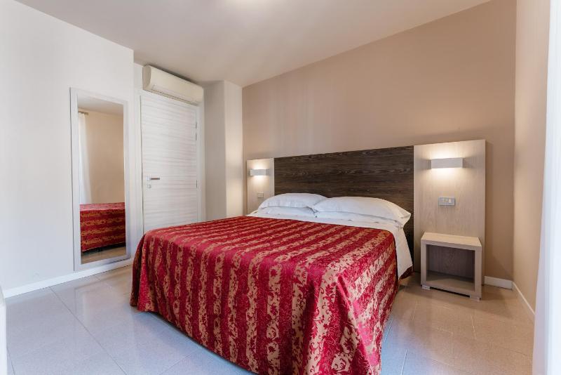Standard Double Room image 1