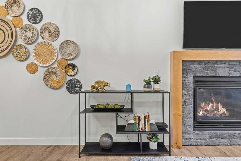 Stylishly Renovated Spring Creek Retreat - image 39