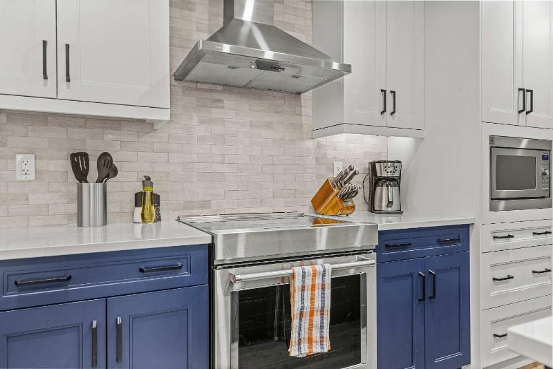 Stylishly Renovated Spring Creek Retreat - image 45