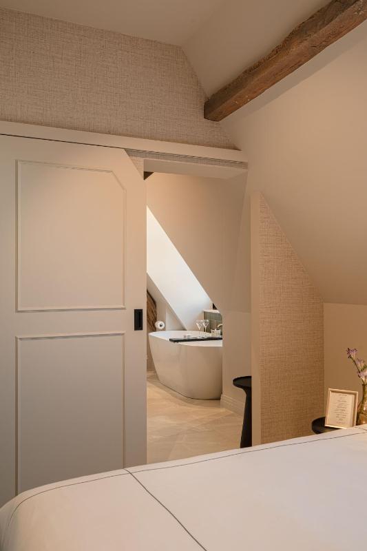 Deluxe Double Room image 1