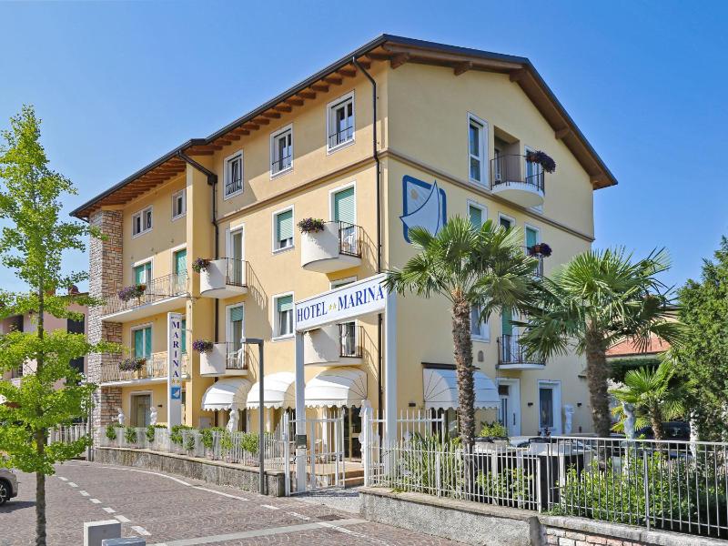 Hotel Marina - image 1