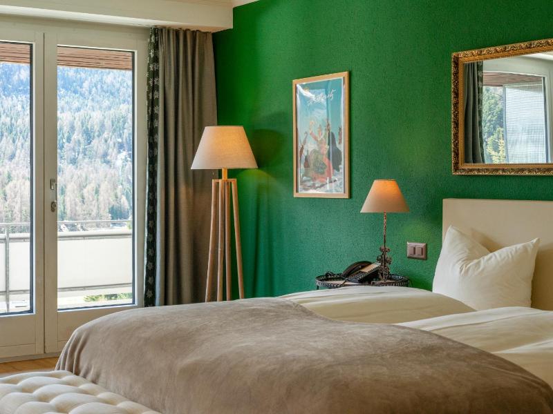 Deluxe Double with Balcony and Panorama View image 3