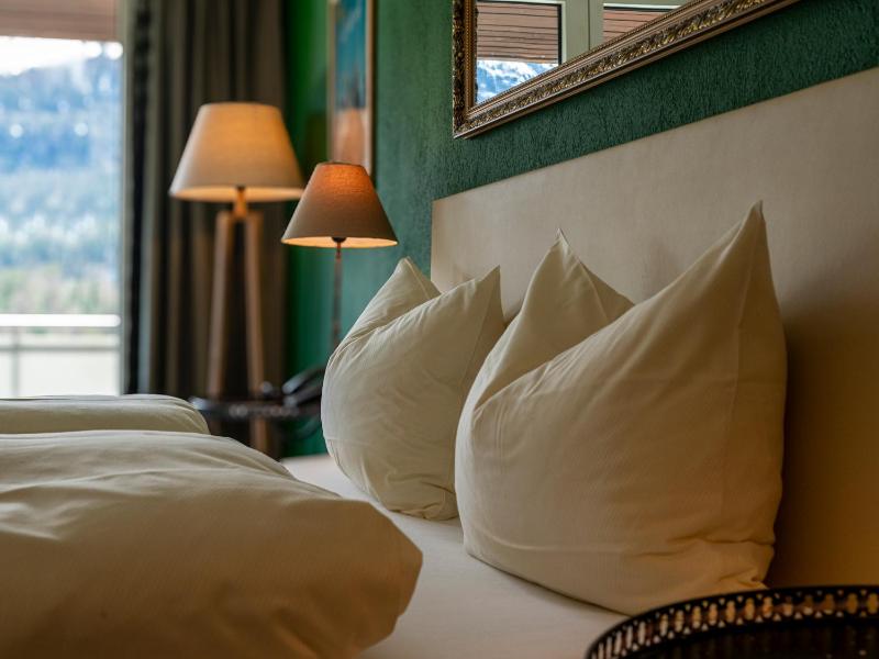Deluxe Double with Balcony and Panorama View image 4