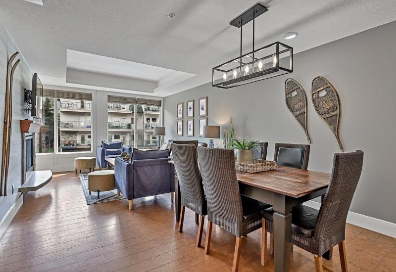Classic Hideaway Elegant 2BD 2BTH - image 38