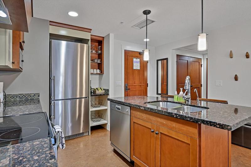 Classic Hideaway Elegant 2BD 2BTH - image 39