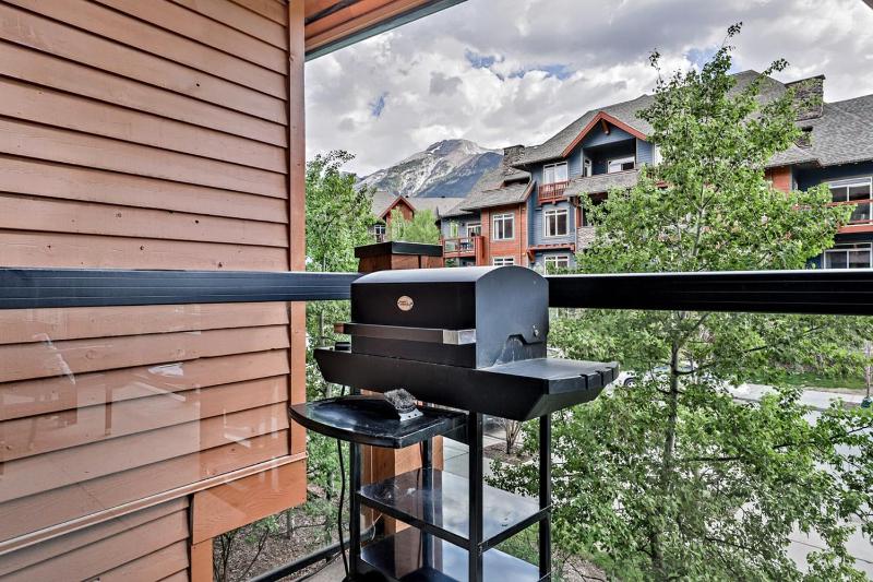 Classic Hideaway Elegant 2BD 2BTH - image 14