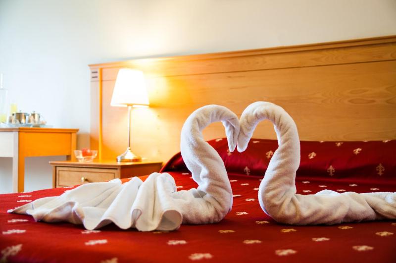 Double or Twin Room image 4