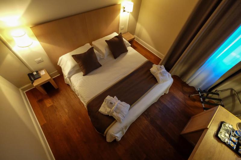 Superior Double or Twin Room image 4