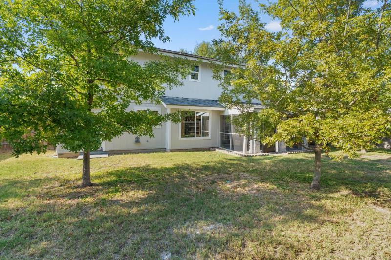 North Austin retreat with garage 5 min from Domain - image 35