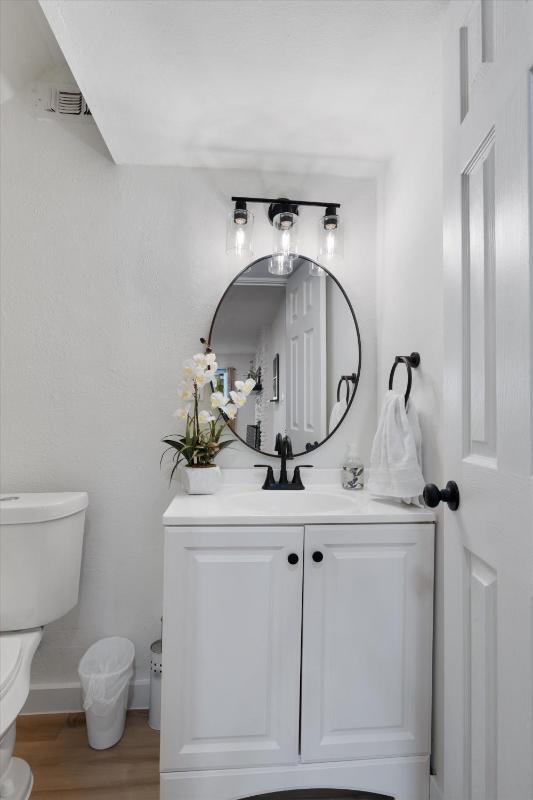 North Austin retreat with garage 5 min from Domain - image 18